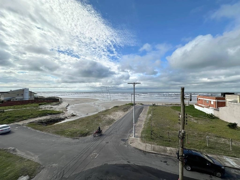 Amplo apartamento à beira mar, 3 dormitórios, com 2 vagas na garagem!: 3ª foto da galeria de imagens do imóvel