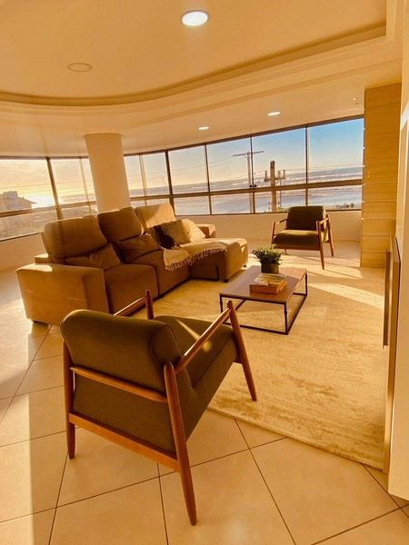 Amplo apartamento à beira mar, 3 dormitórios, com 2 vagas na garagem!: 2ª foto da galeria de imagens do imóvel