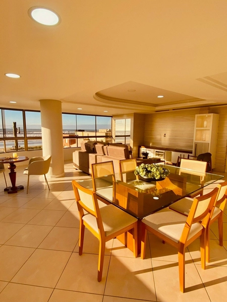 Amplo apartamento à beira mar, 3 dormitórios, com 2 vagas na garagem!: 3ª foto da galeria de imagens do imóvel