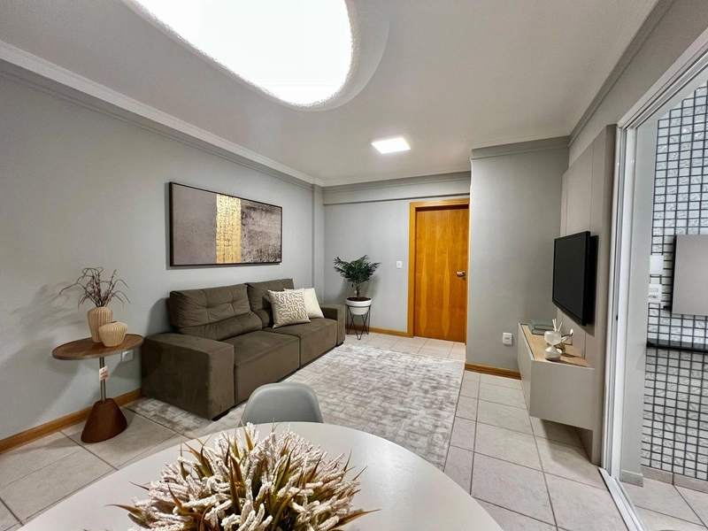 Apartamento decorado, 1 dormitório com box, Zona Nova!