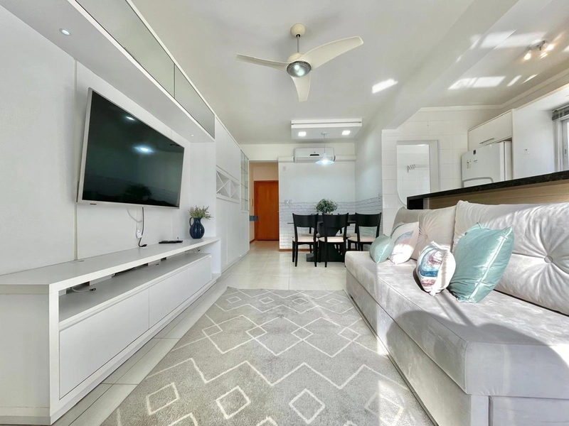 Apartamento de frente, 2 dormitórios com box, decorado!: 1ª foto da galeria de imagens do imóvel