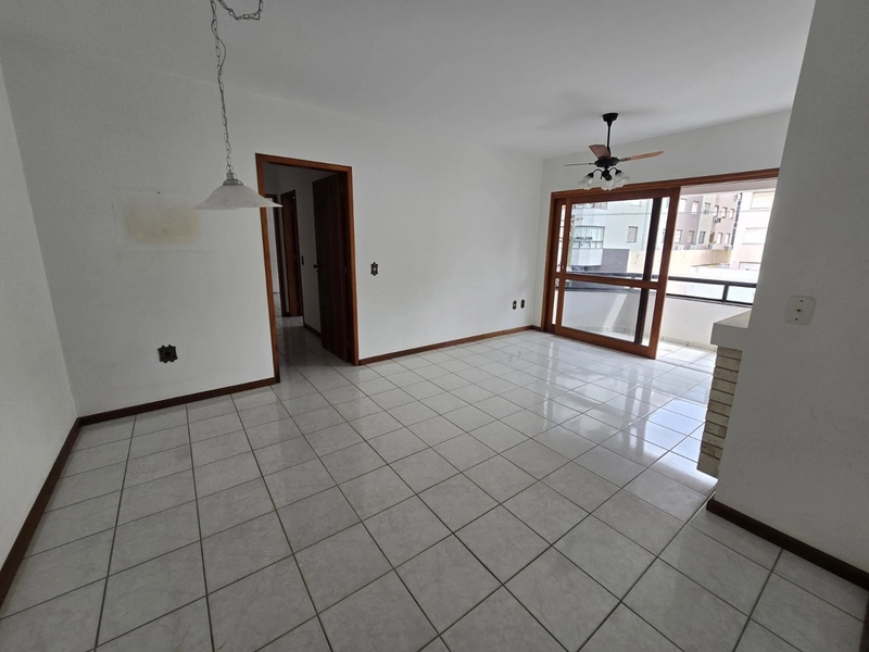 Apartamento com sacada de frente, 2 dormitórios, esquina com a Poti!: 4ª foto da galeria de imagens do imóvel