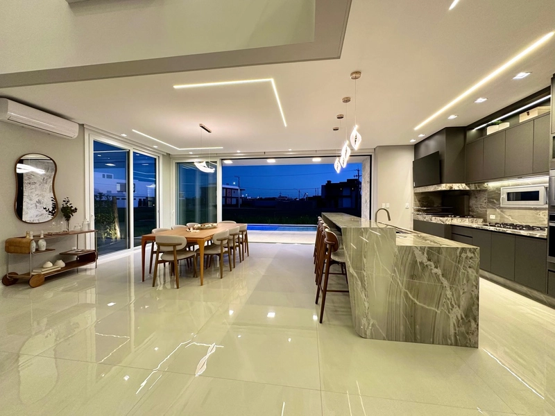 Residencia 4 suítes, decorada, com piscina, beira lago, no AMARE!: 7ª foto da galeria de imagens do imóvel