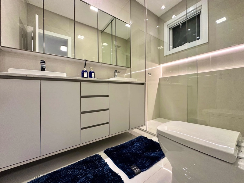 Residencia 4 suítes, decorada, com piscina, beira lago, no AMARE!: 27ª foto da galeria de imagens do imóvel