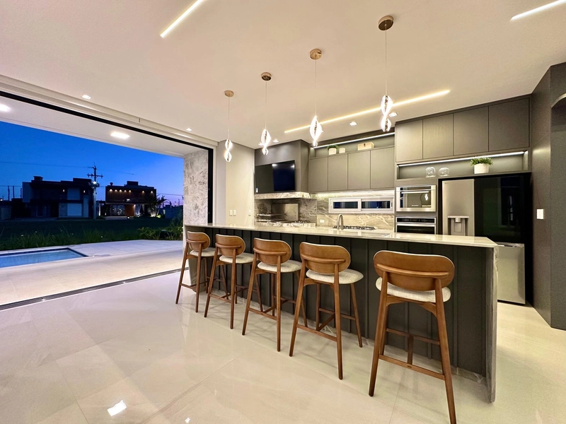 Residencia 4 suítes, decorada, com piscina, beira lago, no AMARE!: 12ª foto da galeria de imagens do imóvel