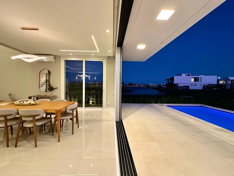 Residencia 4 suítes, decorada, com piscina, beira lago, no AMARE!: 34ª foto da galeria de imagens do imóvel