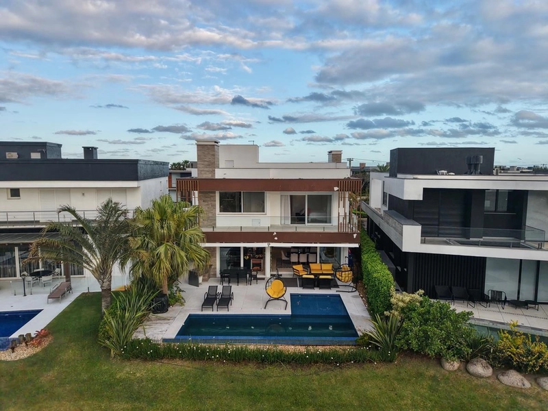 Residencia 4 suítes, beira lago, no Condomínio Enseada, Xangri-Lá!: 6ª foto da galeria de imagens do imóvel