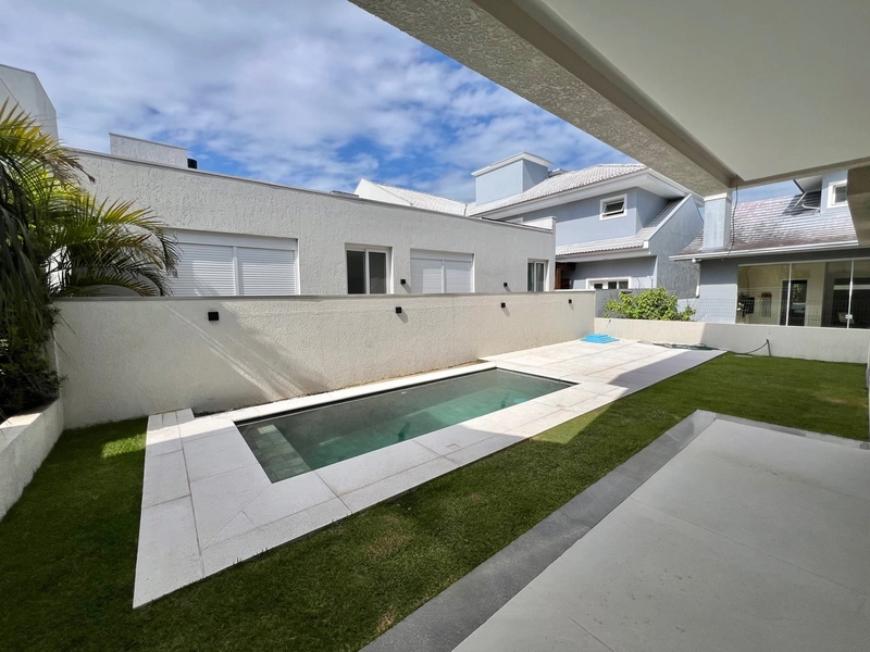 Residência nova, 5 suítes com piscina aquecida, no Condado de Capão!: 17ª foto da galeria de imagens do imóvel