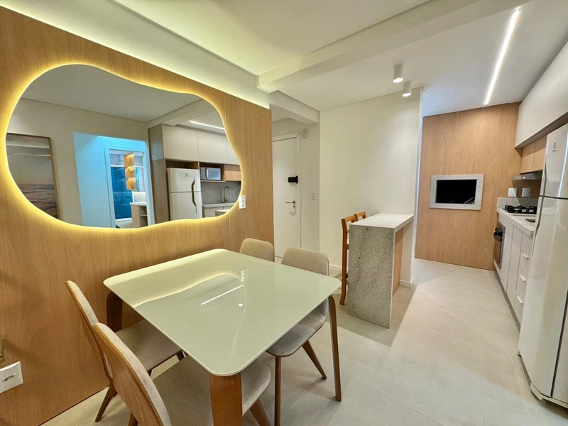 Apartamento 2 dormitórios, decorado, com amplo TERRAÇO!: 6ª foto da galeria de imagens do imóvel