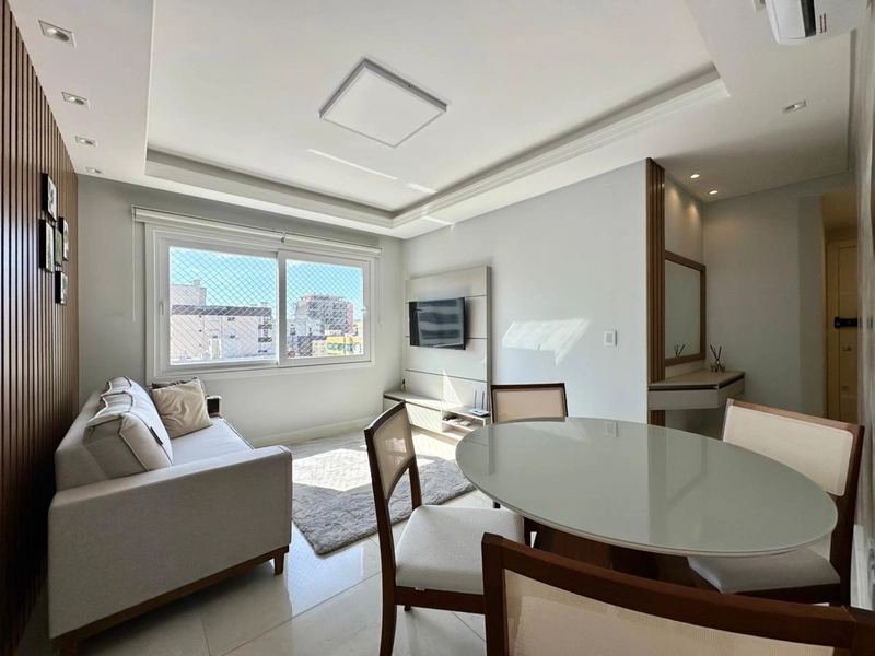 Apartamento 2 dormitórios, mobiliado, na Zona Nova, perto da praia!