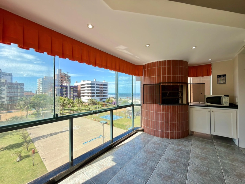 Apartamento com vista para o mar e para a Praça do Farol, em Capão!: 2ª foto da galeria de imagens do imóvel