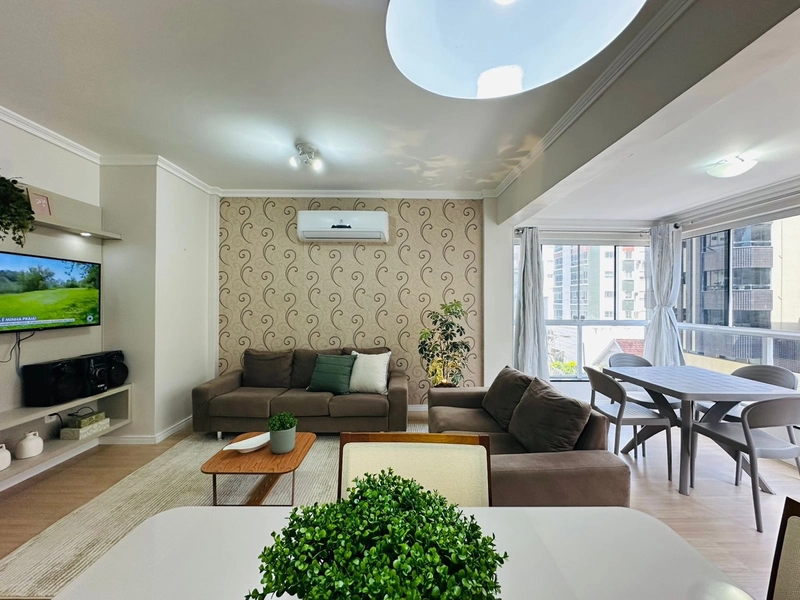 Apartamento 2 dormitórios, de frente, mobiliado, no Centro!: 1ª foto da galeria de imagens do imóvel