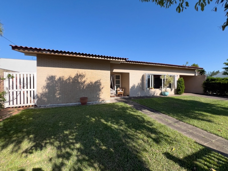 Casa 3 dormitórios, com piscina, em amplo terreno, em Atlântida!: 1ª foto da galeria de imagens do imóvel