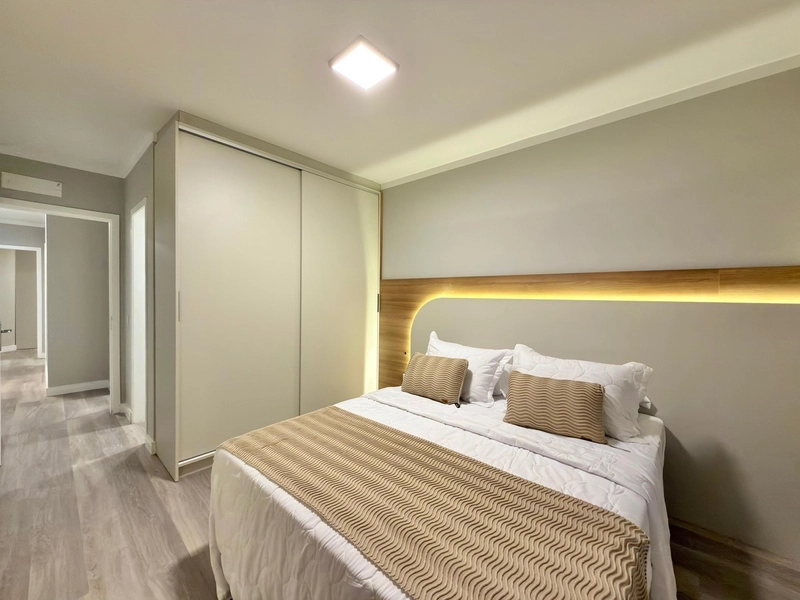 Apartamento decorado, de frente, 3 dormitórios, pertinho da praia!: 18ª foto da galeria de imagens do imóvel