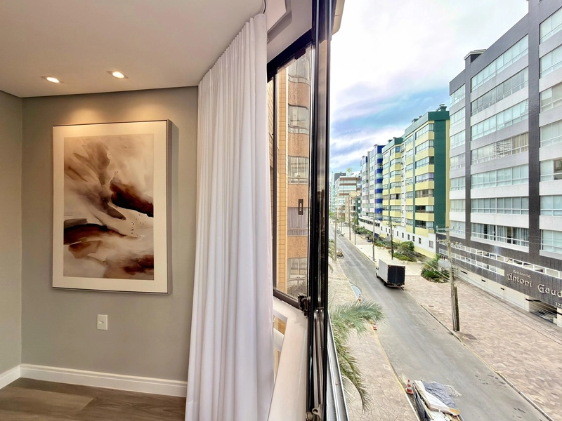Apartamento decorado, de frente, 3 dormitórios, pertinho da praia!: 5ª foto da galeria de imagens do imóvel