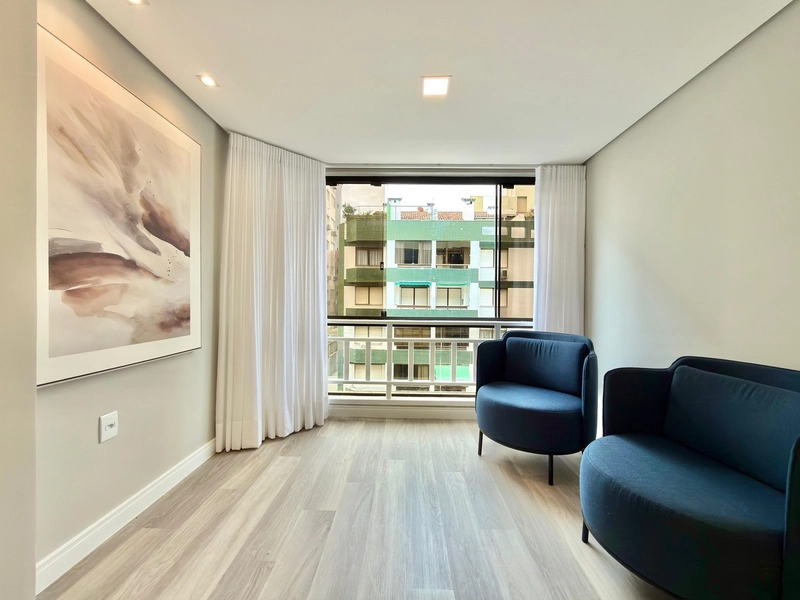 Apartamento decorado, de frente, 3 dormitórios, pertinho da praia!: 4ª foto da galeria de imagens do imóvel