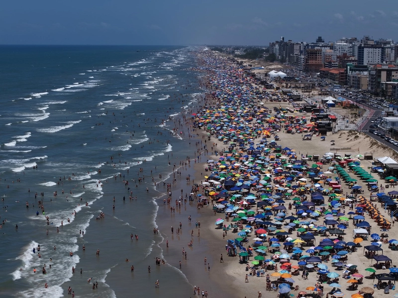 Apartamento decorado, de frente, 3 dormitórios, pertinho da praia!: 27ª foto da galeria de imagens do imóvel