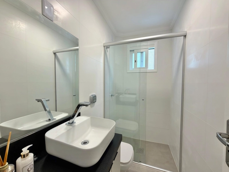 Apartamento decorado, de frente, 3 dormitórios, pertinho da praia!: 20ª foto da galeria de imagens do imóvel