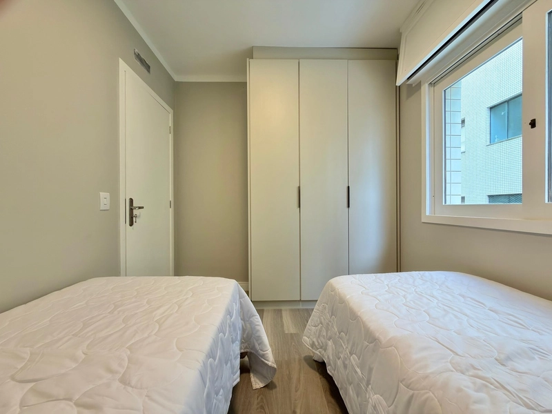 Apartamento decorado, de frente, 3 dormitórios, pertinho da praia!: 21ª foto da galeria de imagens do imóvel