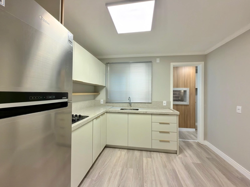 Apartamento decorado, de frente, 3 dormitórios, pertinho da praia!: 13ª foto da galeria de imagens do imóvel