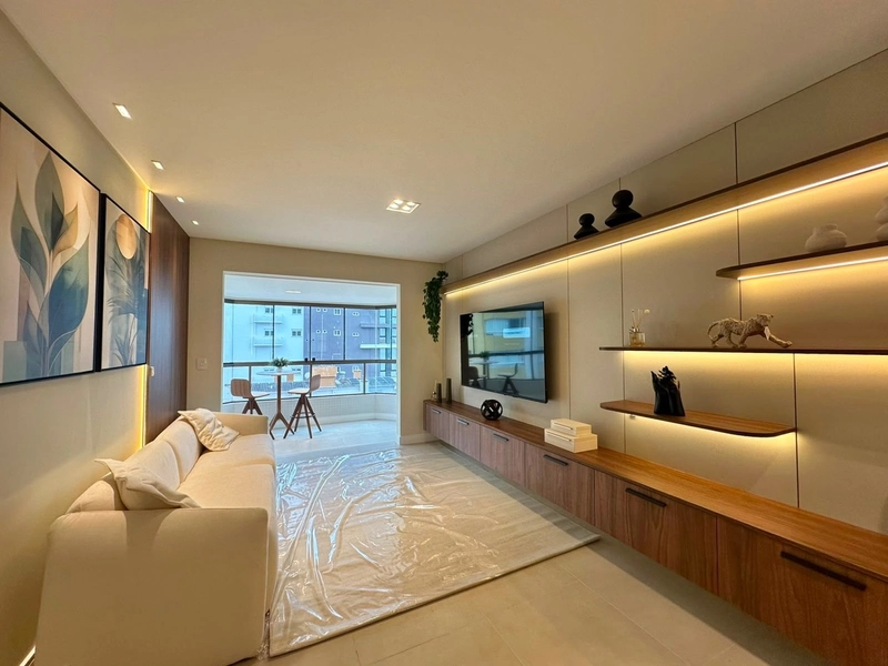 Lindo apartamento de frente, na Avenida Rudá, pertinho da praia!: 1ª foto da galeria de imagens do imóvel