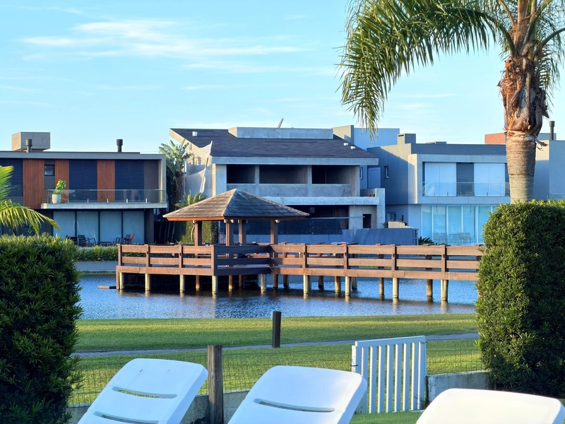 Residência 4 suítes com piscina, no Condomínio SEA COAST, Xangri-Lá!: 5ª foto da galeria de imagens do imóvel