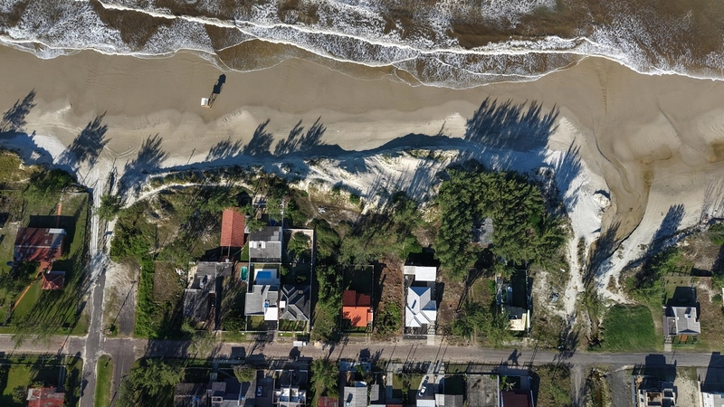 Sobrado a poucos passos da praia, 4 dormitórios, em Capão da Canoa!: 43ª foto da galeria de imagens do imóvel