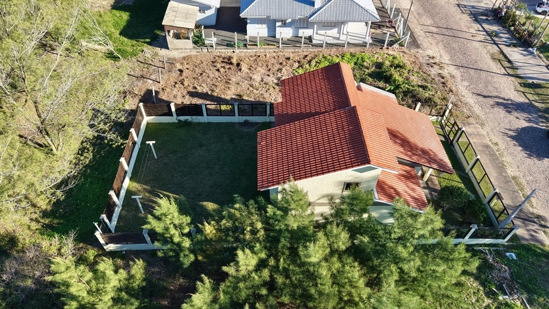 Sobrado a poucos passos da praia, 4 dormitórios, em Capão da Canoa!: 40ª foto da galeria de imagens do imóvel