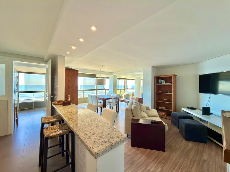 Apartamento à beira mar, 3 dormitórios, 2 vagas, em Capão da Canoa!: 15ª foto da galeria de imagens do imóvel