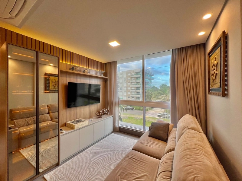 Apartamento decorado, 2 dormitórios, de frente, em ATLÂNTIDA!: 1ª foto da galeria de imagens do imóvel