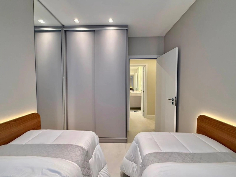 Apartamento decorado, 2 dormitórios, de frente, na Zona nova, em Capão: 16ª foto da galeria de imagens do imóvel