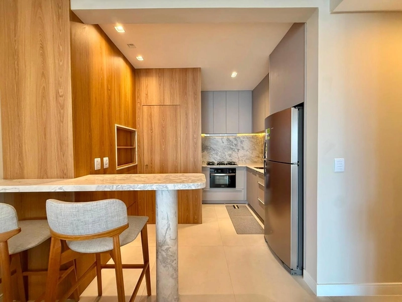 Apartamento decorado, 2 dormitórios, de frente, na Zona nova, em Capão: 9ª foto da galeria de imagens do imóvel
