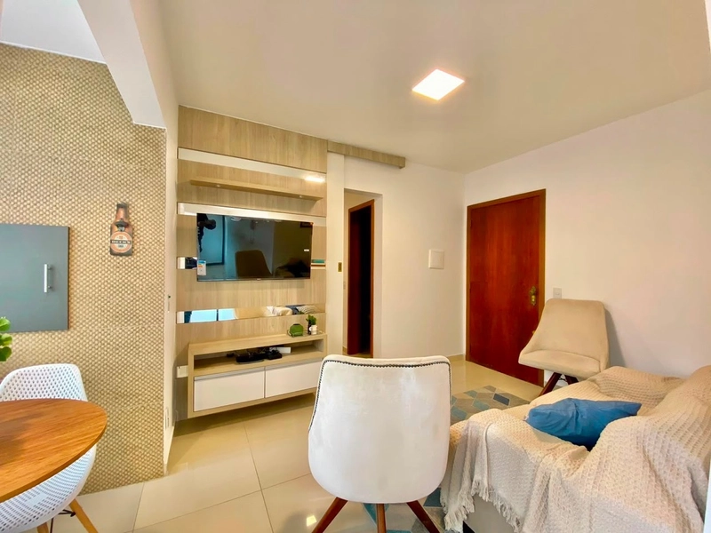Apartamento 1 dormitório, mobiliado, próximo à praia, na Zona Nova!