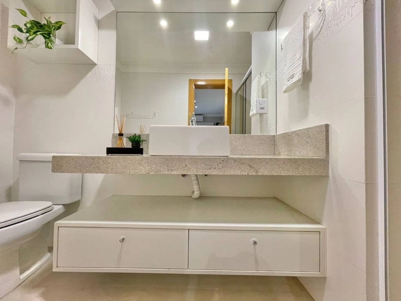 Apartamento decorado, 3 dorm com 2 vagas, no Centro de Capão!: 21ª foto da galeria de imagens do imóvel