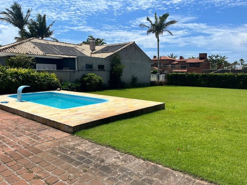Sobrado com piscina, com 2 terrenos, em Atlântida!: 16ª foto da galeria de imagens do imóvel