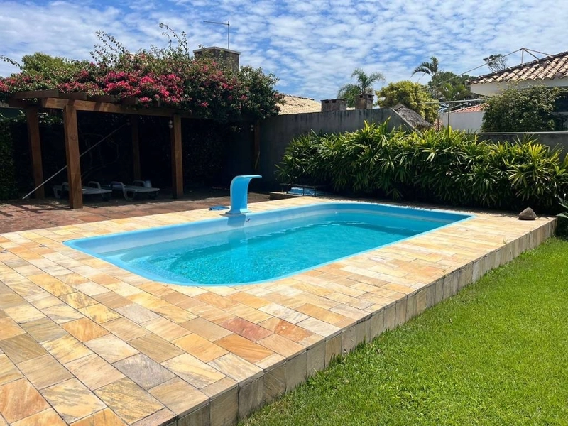 Sobrado com piscina, com 2 terrenos, em Atlântida!: 3ª foto da galeria de imagens do imóvel