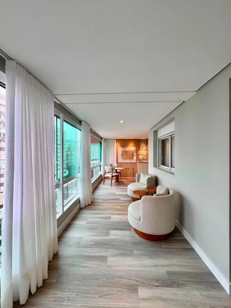 Apartamento com ampla sacada de frente, 2 dormitórios, decorado!: 11ª foto da galeria de imagens do imóvel