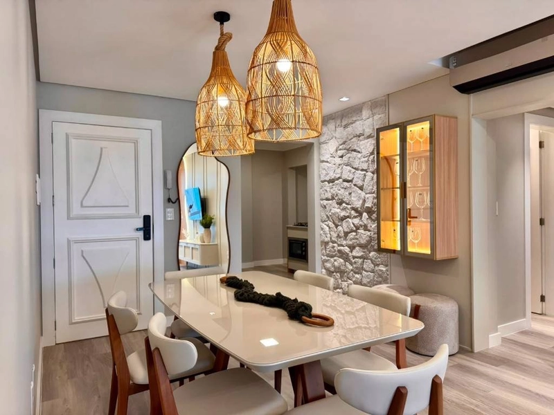 Apartamento com ampla sacada de frente, 2 dormitórios, decorado!: 14ª foto da galeria de imagens do imóvel