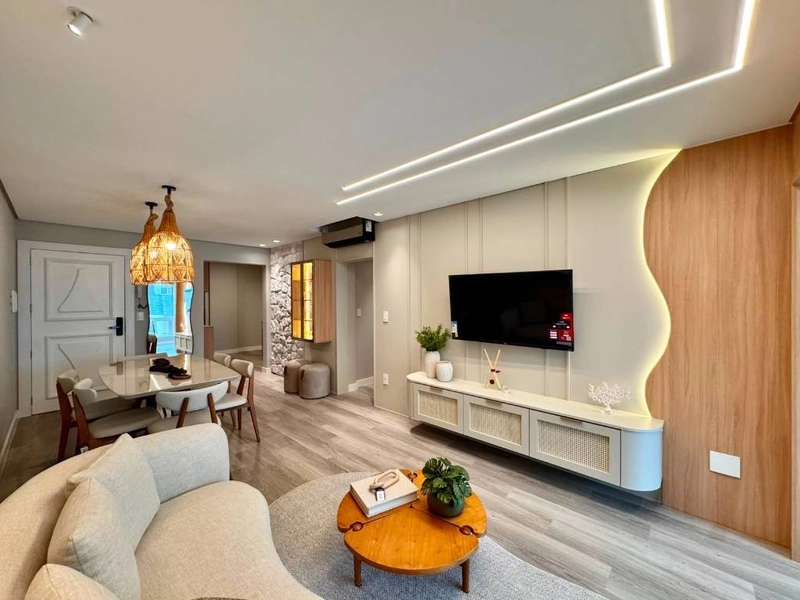 Apartamento com ampla sacada de frente, 2 dormitórios, decorado!: 4ª foto da galeria de imagens do imóvel