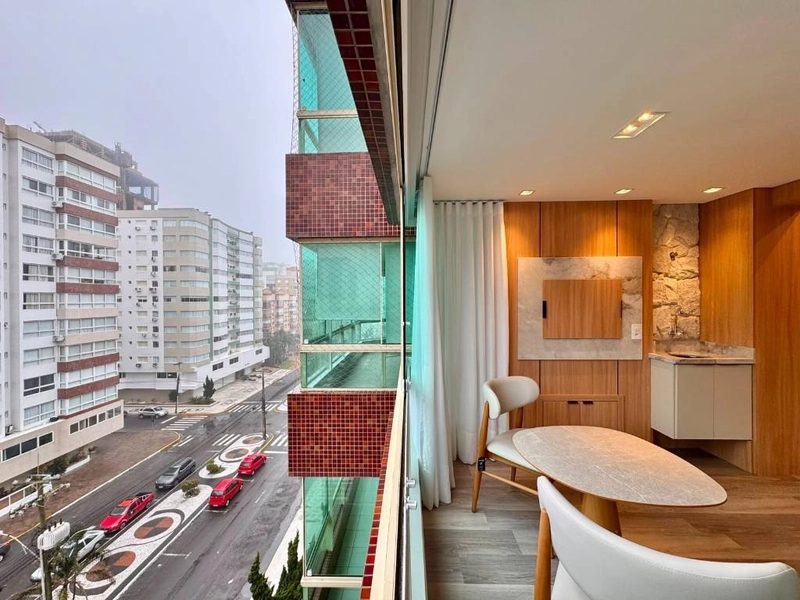 Apartamento com ampla sacada de frente, 2 dormitórios, decorado!: 9ª foto da galeria de imagens do imóvel