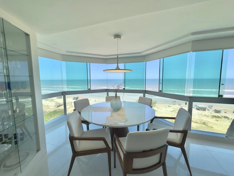 Apartamento gigante, à beira mar, com 4 dormitórios e 2 vagas, Capão!: 1ª foto da galeria de imagens do imóvel