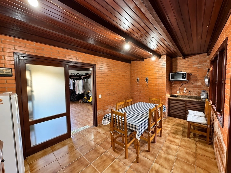Residência 3 dormitórios, com piscina, no Centro de Xangri-Lá!: 9ª foto da galeria de imagens do imóvel