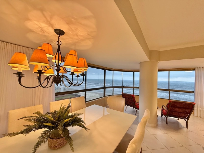 Apartamento à beira mar, super espaçoso, 3 dormitórios e 2 vagas!: 1ª foto da galeria de imagens do imóvel