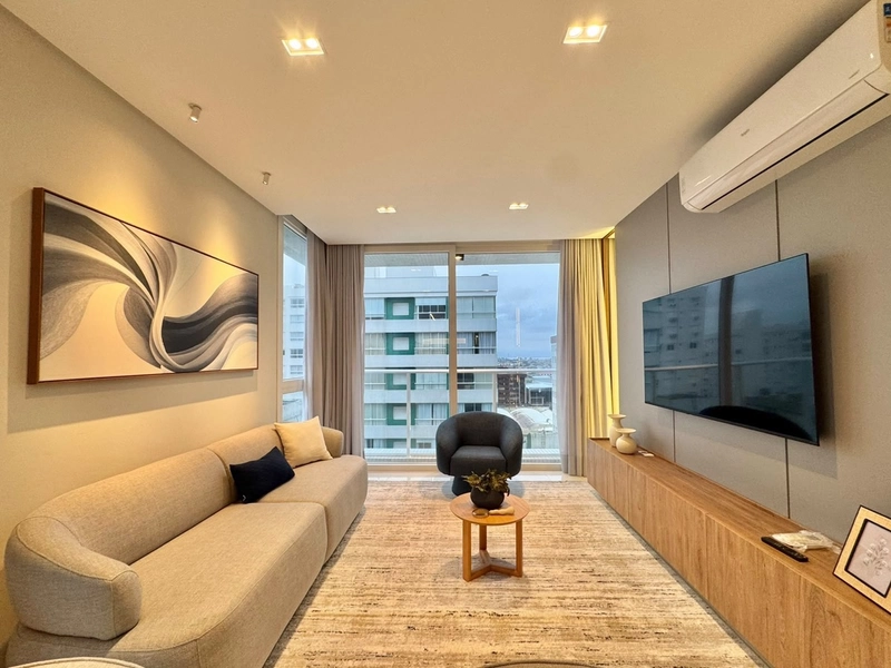 Apartamento de luxo, novo, 3 dormitórios, decorado, perto da praia!: 2ª foto da galeria de imagens do imóvel