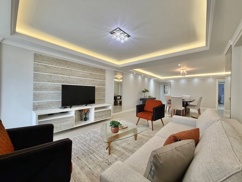 Super apartamento, 4 dormitórios, mobiliado, na Avenida Beira Mar!