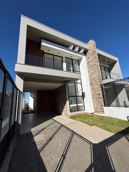 Sobrado alto padrão bairro Solar do Campo