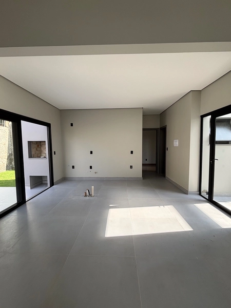 Casa moderna em terreno único: 7ª foto da galeria de imagens do imóvel