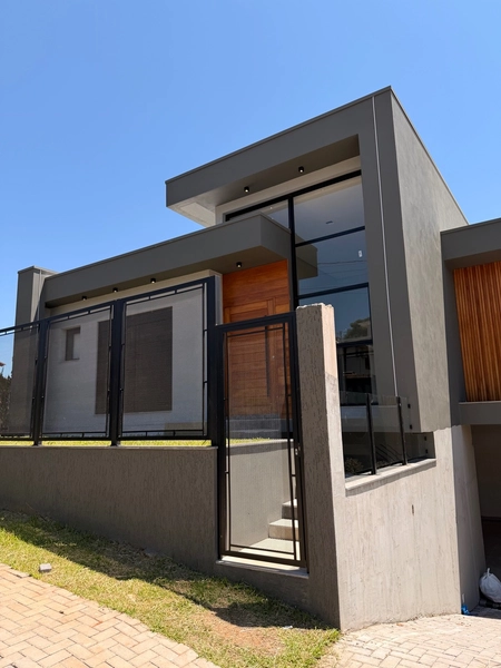 casa alto padrao com 3 dormitórios