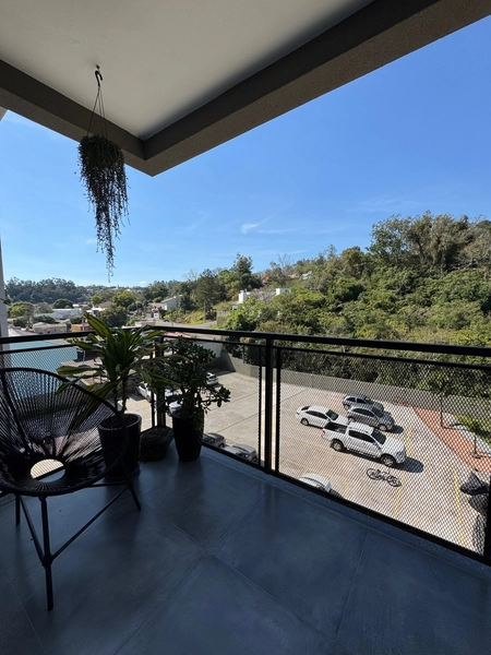 apartamento semi mobiliado com varanda: 4ª foto da galeria de imagens do imóvel