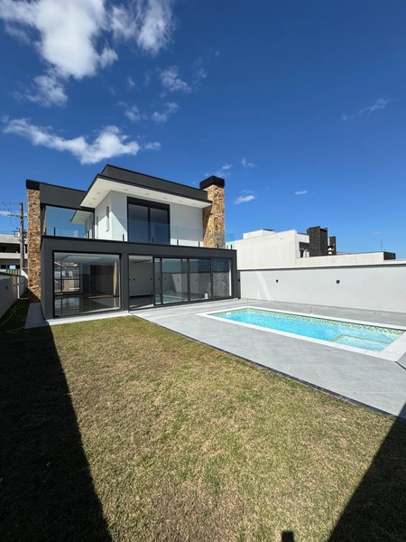 casa de alto padrão com 3 dormitórios: 9ª foto da galeria de imagens do imóvel